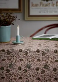 BUNGALOW - Tischtuch Rund – Komati Rose - Bedruckte Tischdecke aus Baumwolle
