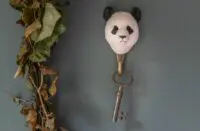 WILDLIFE GARDEN - Handgeschnitzter Haken – Panda - Wandhaken aus Holz