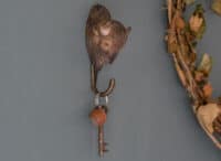 WILDLIFE GARDEN - Handgeschnitzter Haken – Bison - Wandhaken aus Holz